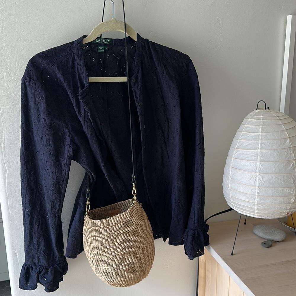 Ralph Lauren Navy blue ruffle sleeve eyelet Cotton blouse size 12 DOEN STYLE